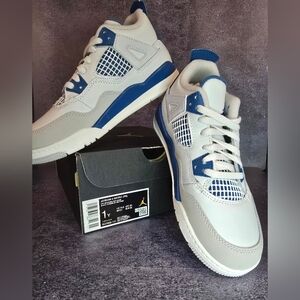 Brand new Jordan 4 Retro (PS) size 1Y
